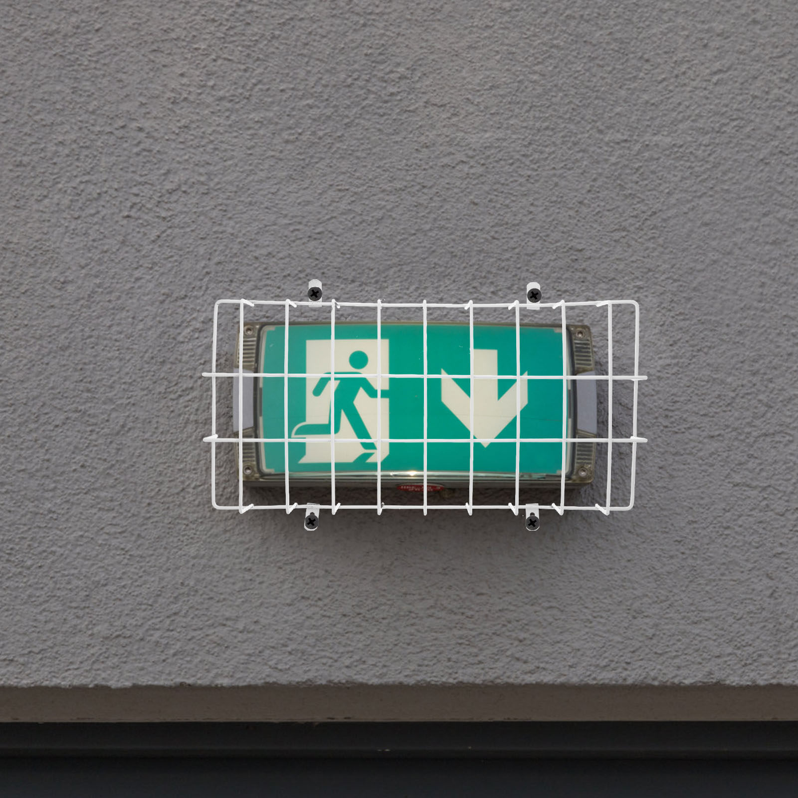 Emergency Light Metal Wire Gua - مراجعة Emergency Exit Sign وسعره
