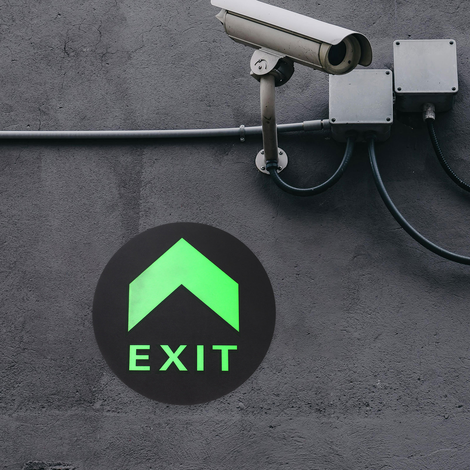 5Pcs Exit Glow Safety Sign Flo - مراجعة Emergency Exit Sign وسعره