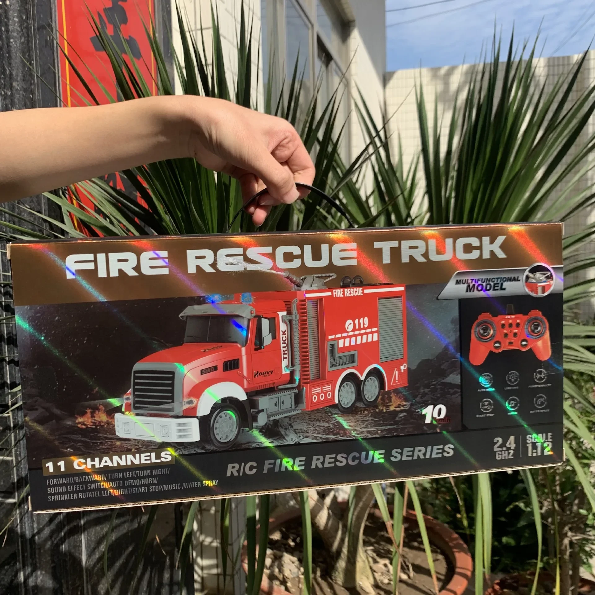 2.4G RC Fire Engine Car with S - مراجعة Fire Escape Ladder وسعره